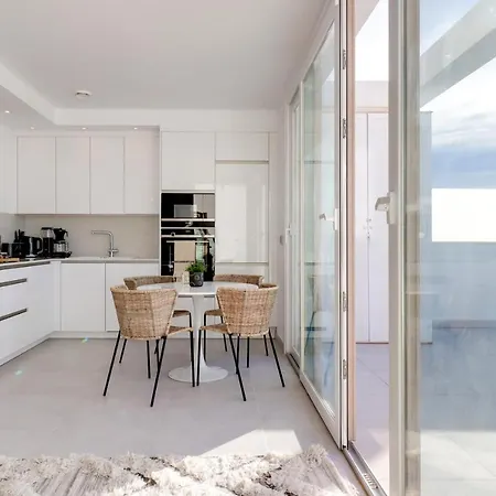 Bayview Hills, Luxury 2 Bedroom * Malaga