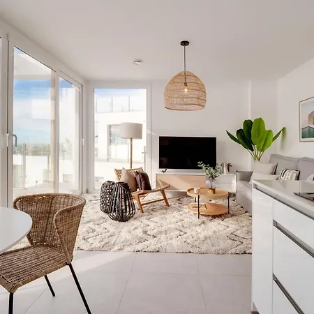 Lejlighed Bayview Hills, Luxury 2 Bedroom *