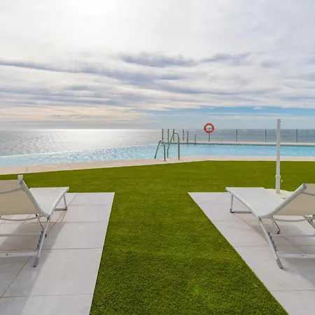 Bayview Hills, Luxury 2 Bedroom Apartment