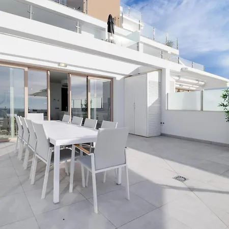 Bayview Hills, Luxury 2 Bedroom *