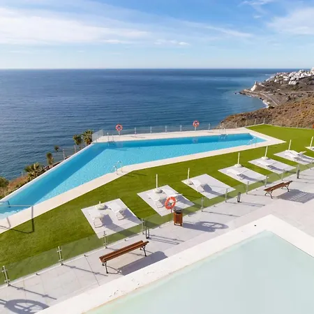 Bayview Hills, Luxury 2 Bedroom
