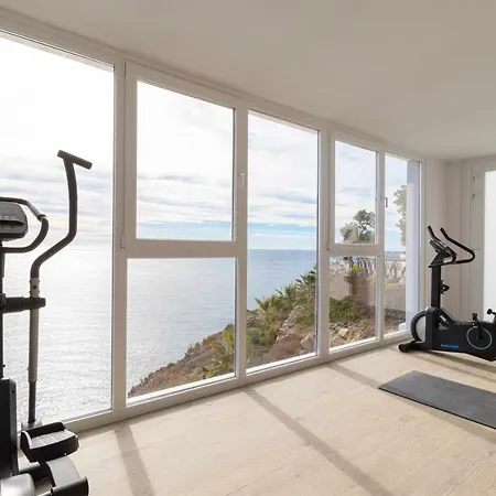 Bayview Hills, Luxury 2 Bedroom Apartment